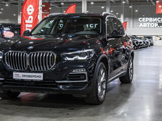2019 BMW X5 40i IV (G05/G18), чёрный, 4499700 рублей, вид 4