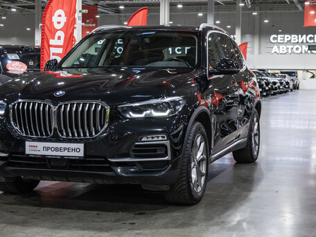 2019 BMW X5 40i IV (G05/G18), чёрный, 4499700 рублей, вид 4