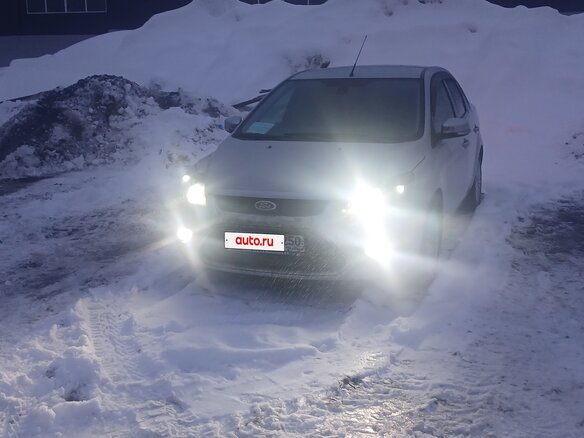 2011 Ford Focus II Рестайлинг, серебристый, 550000 рублей - вид 12