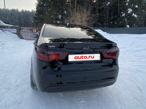 2013 Kia Rio 5-speed III, чёрный, 800000 рублей - вид 7