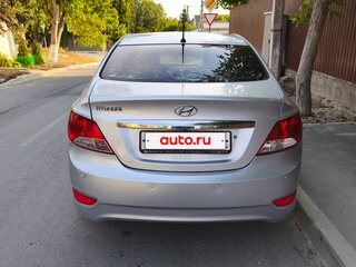 2011 Hyundai Solaris I, серебристый, 650000 рублей, вид 4