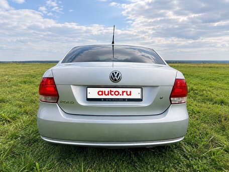 2012 Volkswagen Polo V, серебристый, 575000 рублей, вид 3