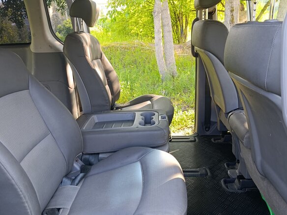 2008 Hyundai Grand Starex I, серый, 950000 рублей - вид 6