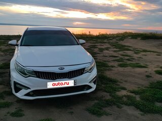 2019 Kia Optima IV Рестайлинг, белый, 1195000 рублей, вид 4
