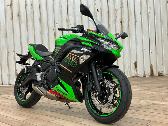 2021 Kawasaki Ninja 650, зелёный, 820000 рублей - вид 4