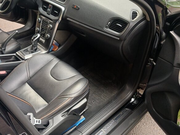 2015 Volvo V40 Cross Country I, чёрный, 1150000 рублей - вид 14