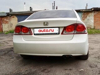 2010 Honda Civic VIII Рестайлинг, белый, 950000 рублей, вид 5