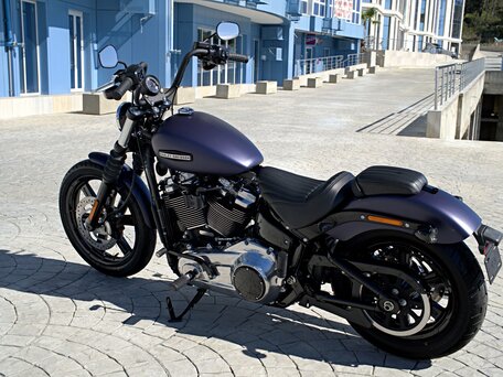 2025 Harley-Davidson Street Bob, пурпурный, 1980000 рублей, вид 4