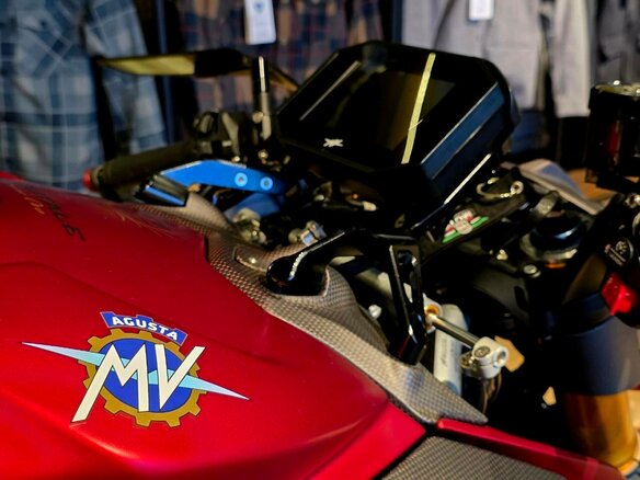 2019 MV Agusta Brutale 1000, красный, 3290000 рублей - вид 13