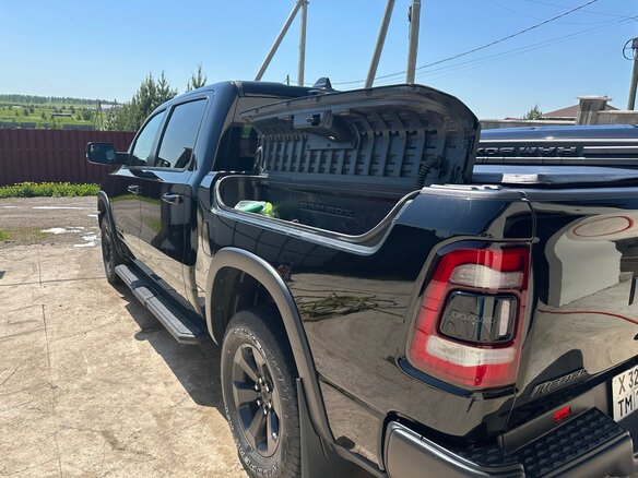 2022 Ram 1500 Quad Cab V, чёрный, 8600000 рублей - вид 12