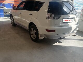 2010 Mitsubishi Outlander II Рестайлинг, белый, 1200000 рублей, вид 4