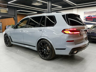 2025 BMW X7 40d I (G07) Рестайлинг, серый, 18900000 рублей, вид 4