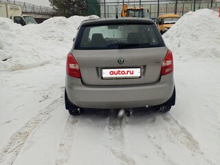2011 Skoda Fabia II Рестайлинг, серый, 427000 рублей, вид 3
