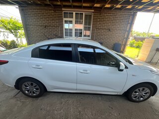 2018 Kia Rio IV, белый, 1050000 рублей, вид 2