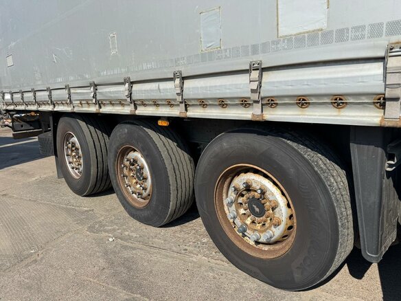 2013 Schmitz Cargobull SCS, серебристый, 1700000 рублей - вид 5
