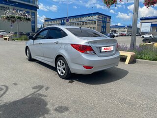 2013 Hyundai Solaris I, серебристый, 770000 рублей, вид 4