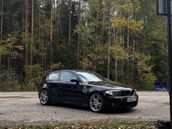 2008 BMW 1 серии 130i I (E81/E82/E87/E88) Рестайлинг, чёрный, 1400000 рублей - вид 7