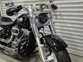 2023 Harley-Davidson Fat Boy, чёрный, 3250000 рублей - вид 3