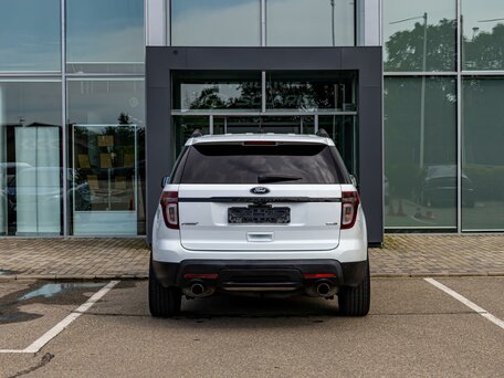 2015 Ford Explorer V, белый, 1655000 рублей, вид 5