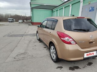 2010 Nissan Tiida I, золотистый, 850000 рублей, вид 2