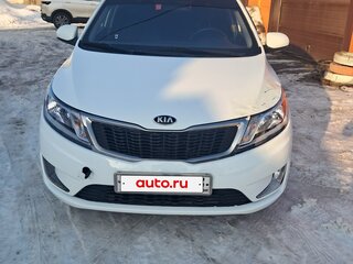2013 Kia Rio 4-speed III, белый, 630000 рублей, вид 2