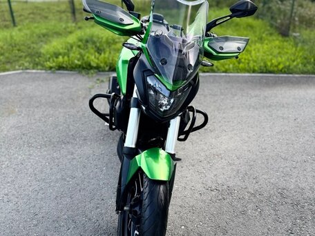2023 Bajaj Dominar 400, зелёный, 410000 рублей, вид 2