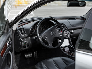 2000 Mercedes-Benz CLK-Класс 230 I (W208) Рестайлинг, серебристый, 790000 рублей, вид 5