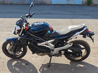 Suzuki SFV 400 Gladius