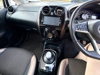 2017 Nissan Note e-Power II Рестайлинг, белый, 1300000 рублей, вид 5
