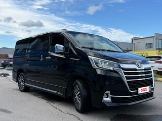 2022 Toyota Granvia II, чёрный, 6490000 рублей, вид 4