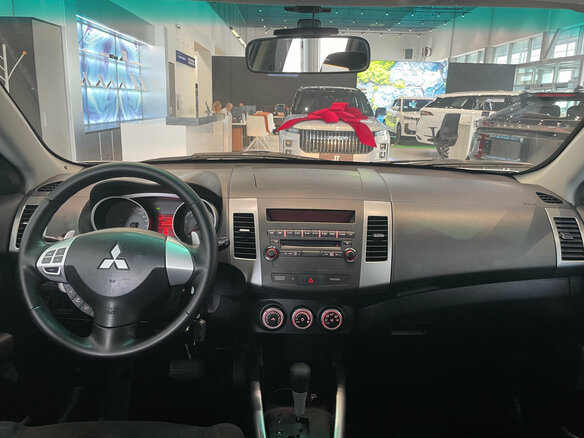 2008 Mitsubishi Outlander II, серебристый - вид 11
