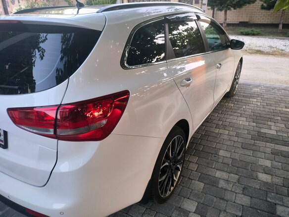 2016 Kia Ceed II Рестайлинг, белый, 1700000 рублей - вид 11