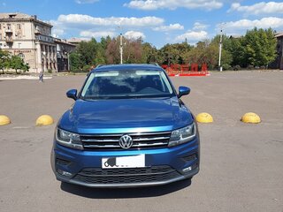 2019 Volkswagen Tiguan II, синий, 2350000 рублей, вид 2