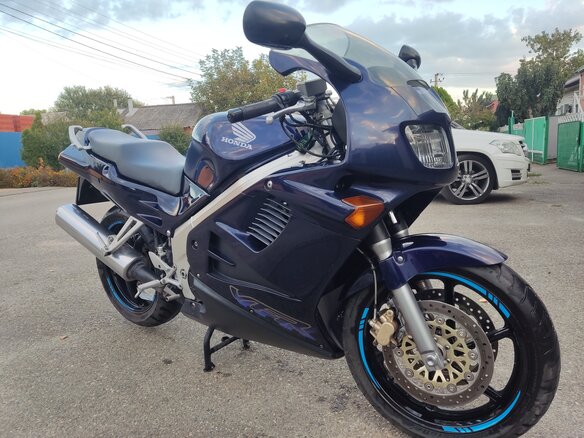 1996 Honda VFR 750, синий, 350000 рублей - вид 3