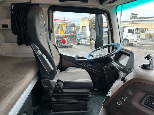 2023 КамАЗ 54901, красный, 3499000 рублей - вид 17