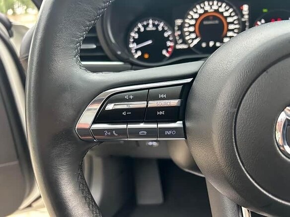 2023 Mazda 3 Axela IV (BP), белый, 1840000 рублей - вид 9