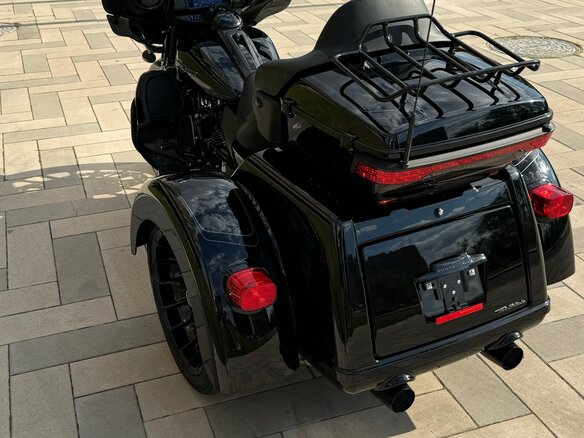 2025 Harley-Davidson Tri Glide, чёрный, 5000000 рублей - вид 6