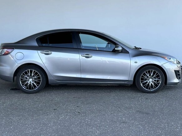 2010 Mazda 3 II (BL), серебристый, 878000 рублей - вид 3
