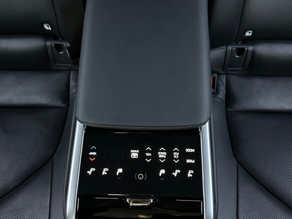 2019 Toyota Camry VIII (XV70), чёрный, 2550000 рублей - вид 11