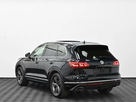 2019 Volkswagen Touareg III, синий, 4945000 рублей, вид 2