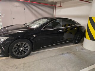 2018 Tesla Model S 75D I Рестайлинг, чёрный, 3350000 рублей, вид 5