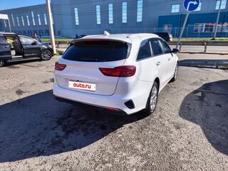 2021 Kia Ceed III Рестайлинг, белый, 1720000 рублей, вид 5