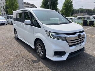 2018 Honda Stepwgn Spada V Рестайлинг, белый, 1699999 рублей, вид 4