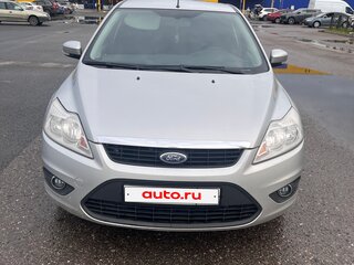 2010 Ford Focus II Рестайлинг, серебристый, 600000 рублей, вид 3