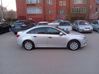 2012 Chevrolet Cruze I, серебристый, 568000 рублей, вид 4