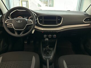 2026 Lada (ВАЗ) Vesta I Рестайлинг (NG), белый, 1581000 рублей, вид 5