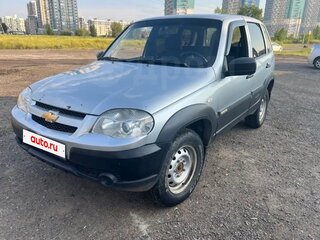 2017 Chevrolet Niva I Рестайлинг, серебристый, 520000 рублей, вид 1