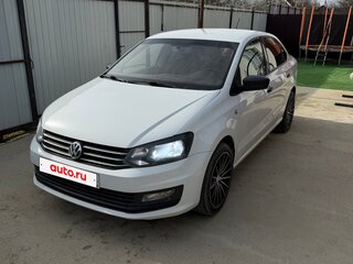 2016 Volkswagen Polo V Рестайлинг, белый, 850000 рублей, вид 2