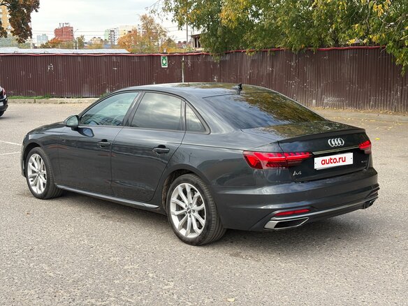 2020 Audi A4 45 TFSI V (B9) Рестайлинг, серый, 4195000 рублей - вид 4