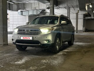 2011 Toyota Highlander II (XU40) Рестайлинг, серебристый, 1499000 рублей, вид 2
